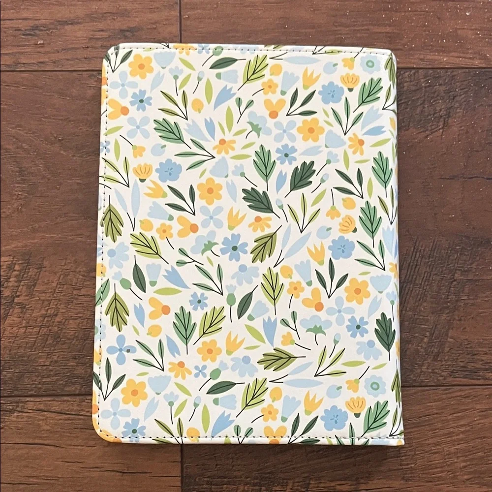 Floral Patterned Kindle Case
